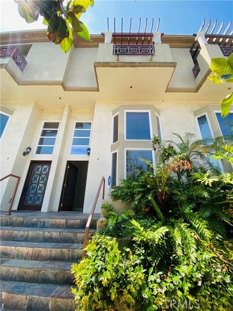 Foto principal - 4959 Laurel Canyon Blvd