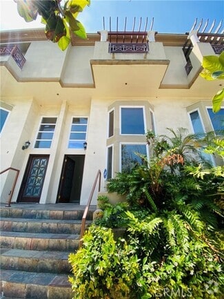 Building Photo - 4959 Laurel Canyon Blvd