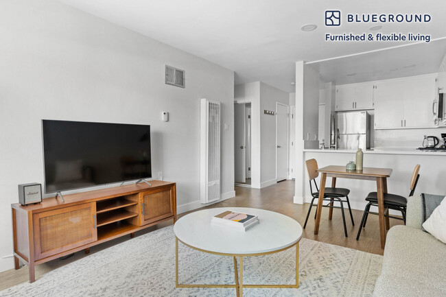 Foto del edificio - 5405 Lindley Ave