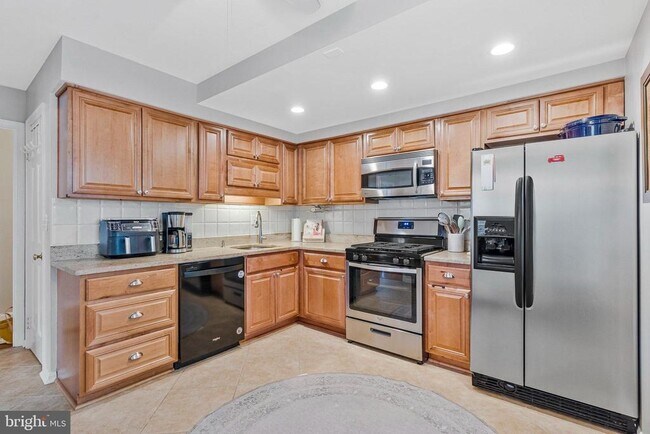Building Photo - 3150 Hartwick Ln
