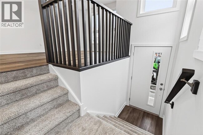 Photo du bâtiment - 70 Kenesky Dr