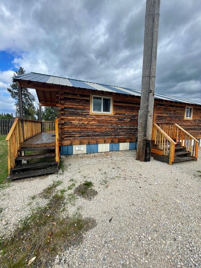 Foto del edificio - 888 Westside Rd