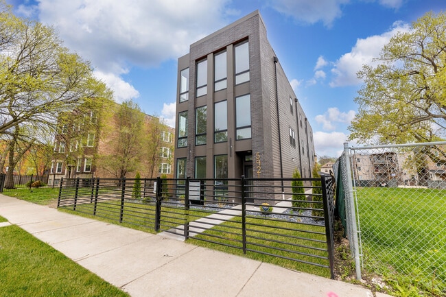 Foto del edificio - 5921 S Calumet Ave