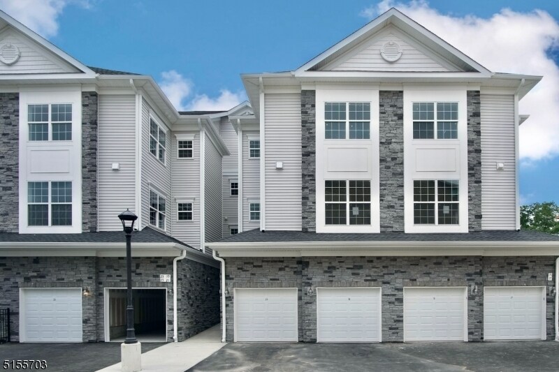 19 Veterans Way, Morris Plains, NJ 07950 House Rental in Morris