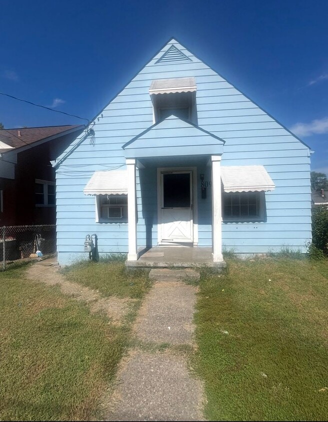 Gorgeous fully renovated 3 br house! - Gorgeous fully renovated 3 br house!