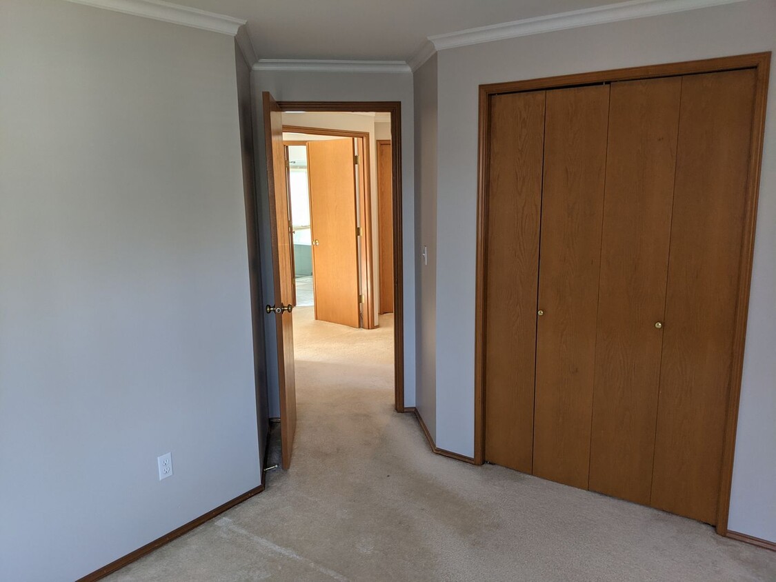 Primary Photo - Spacious Single Family Home with Large Yar...