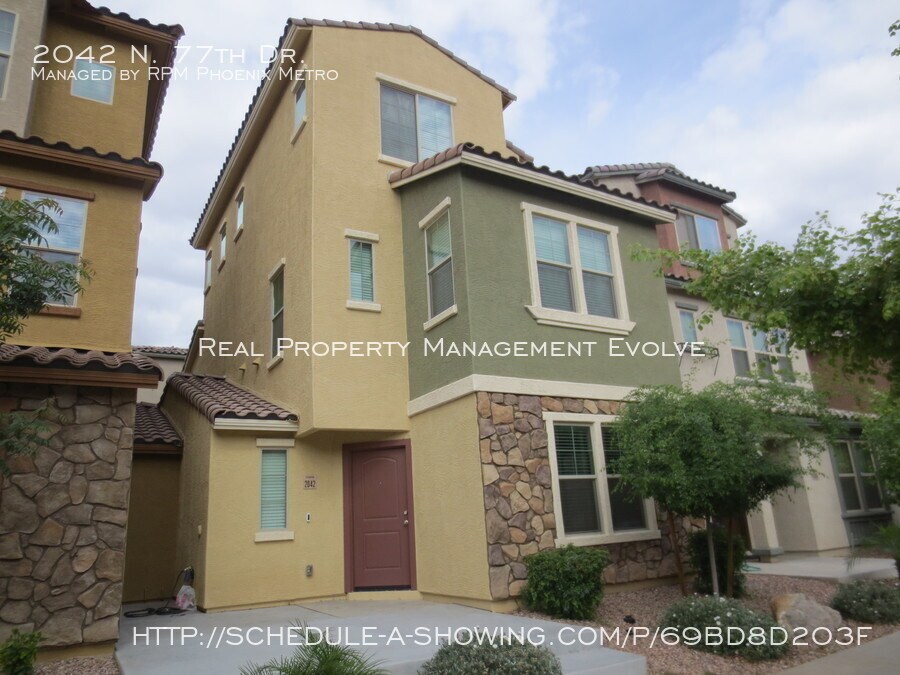 Primary Photo - 3 STORY VINSANTO HOME!!