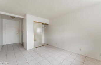 Building Photo - 5440 S Swenson St