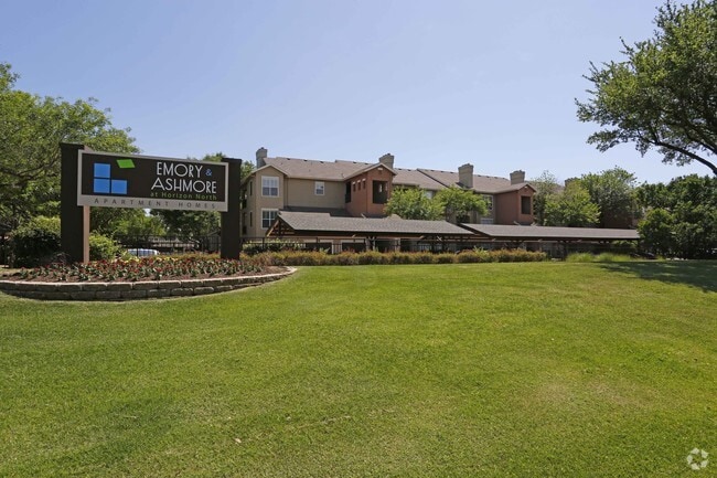 Building Photo - Essence North Dallas