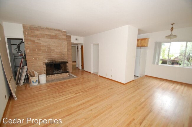 Building Photo - 2435 Hilgard Ave