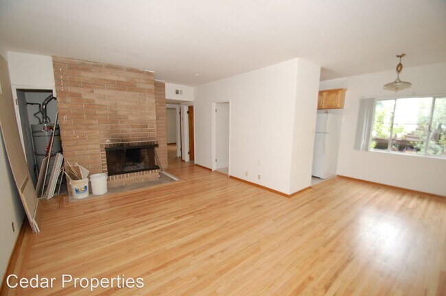 Foto del edificio - 2435 Hilgard Ave