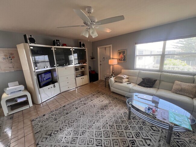 Foto del edificio - 706 Brittany Park