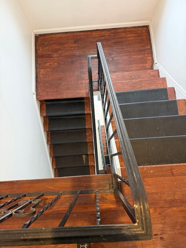 Building Photo - 720 Pine St