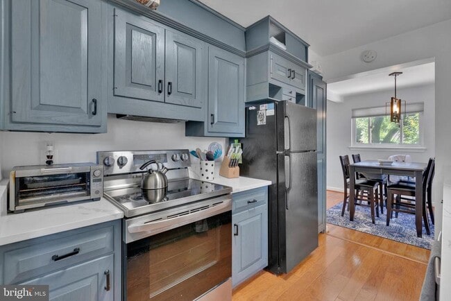 Foto del edificio - 3252 Holly Hill Dr