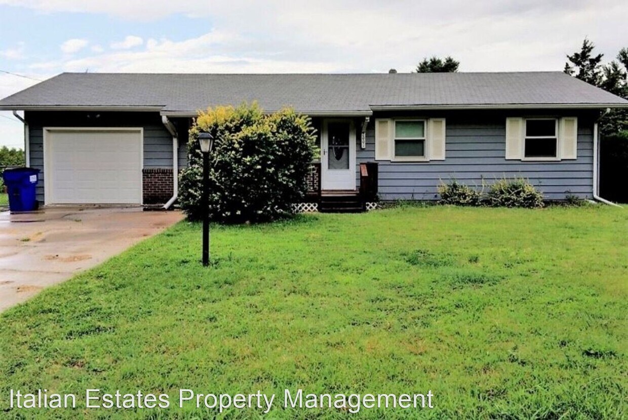 3 br, 1 bath House 2001 W 17th St House Rental in Junction City, KS