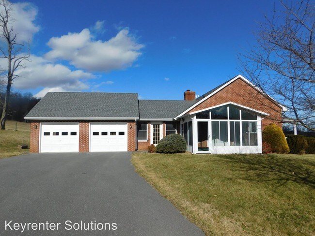 Building Photo - 2 br, 2.5 bath House - 266 McKinley Road