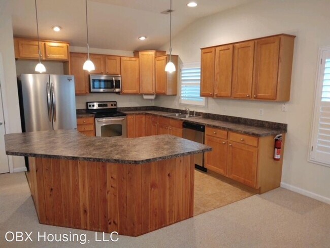 Building Photo - 3 br, 2.5 bath House - 105 Collins Ct