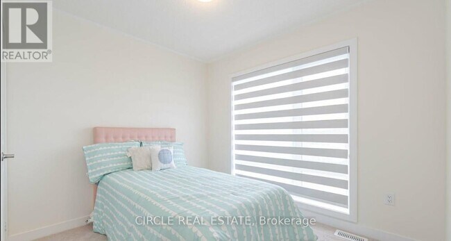 Building Photo - 2594 Castlegate Crossing
