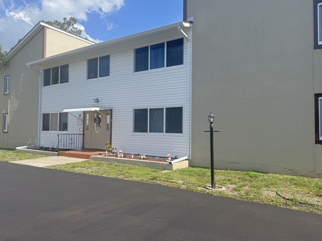 Building Photo - 2 Bedroom, 2 Bath Condo Available Soon!