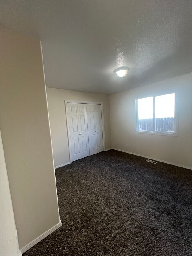 Foto del edificio - 3 bedroom 2 bath in a beautiful, spacious Meridian Neighborhood!