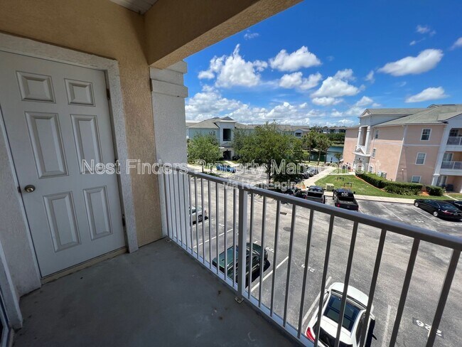 Foto del edificio - 8210 Green Parrot Rd