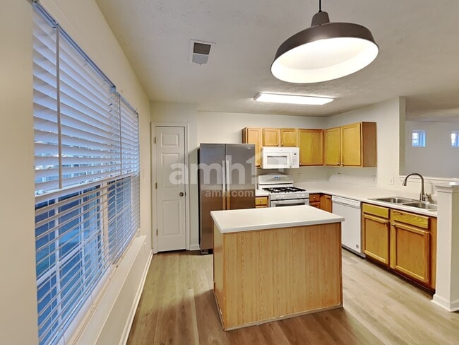 Building Photo - 135 Oak Grove Pl