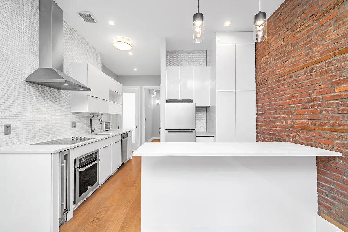 Foto principal - 113 E 29th St