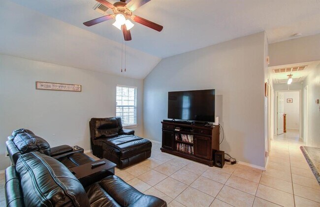 Foto del edificio - 4010 Bealey Ln