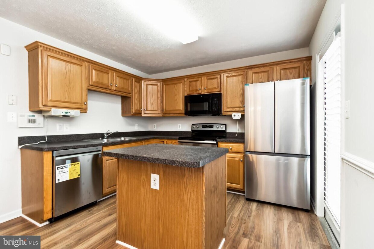 406 Kensington Dr, Fredericksburg, VA 22405 Townhouse for Rent in