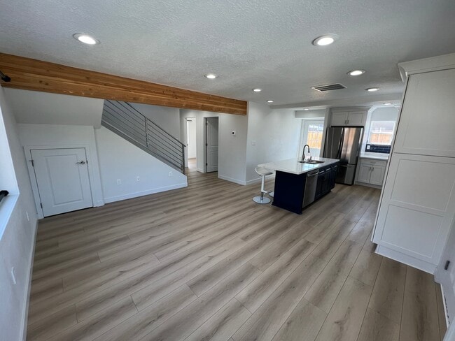 Building Photo - 290 N 600 E