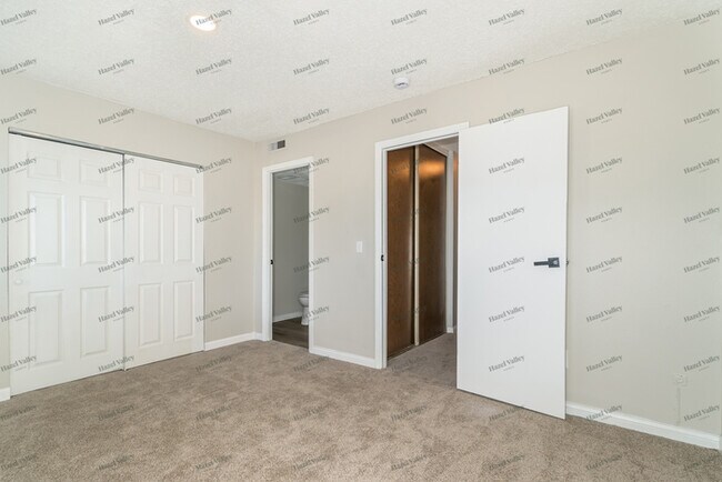 Foto del edificio - 2632 Falcons Way