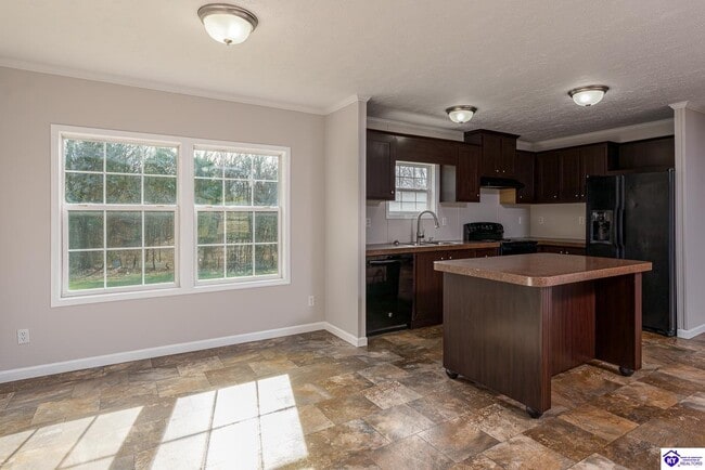 Foto del edificio - 190 Cedar Hills Rd