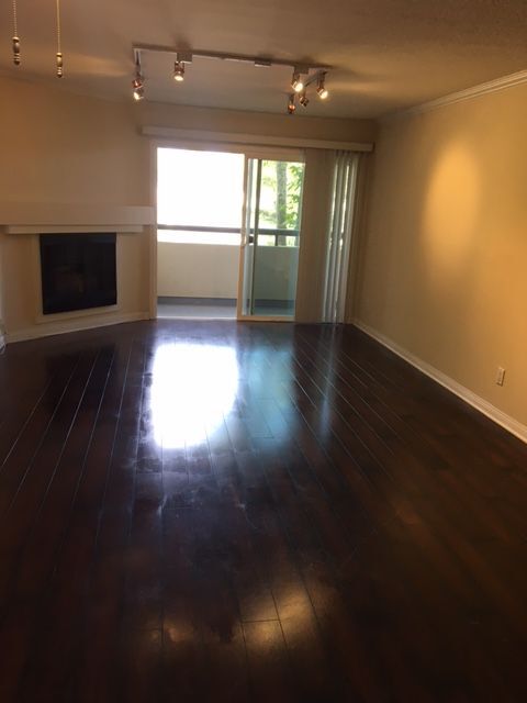 Building Photo - 5545 Canoga Ave