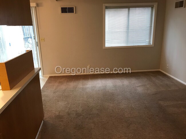 Foto del edificio - 3/2 Duplex Townhome in Thurston Hills
