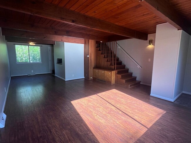 Foto del edificio - 1345-1351 Northfield Ave NE