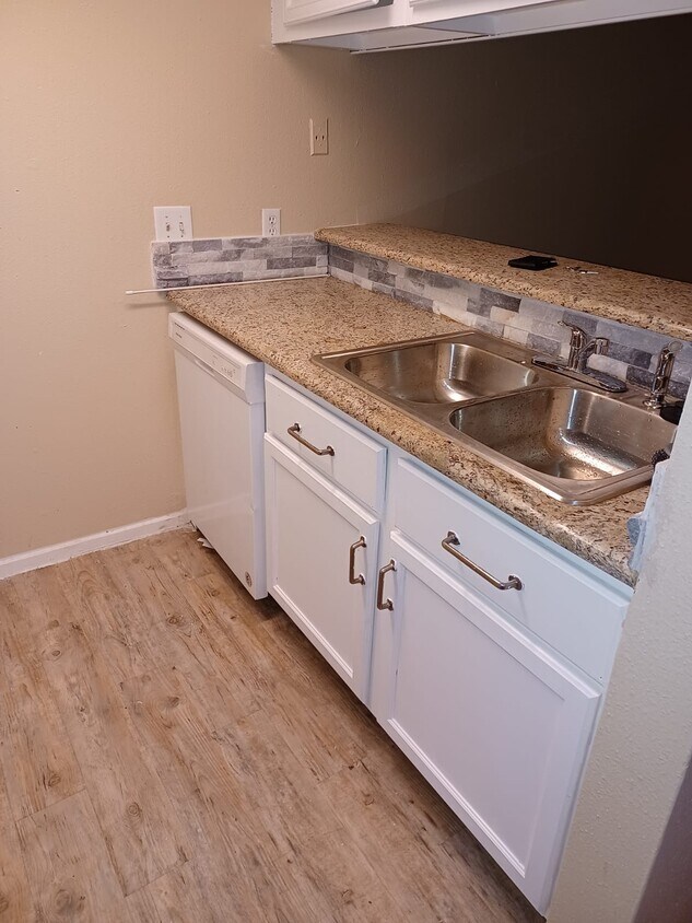 Foto principal - 3760 Tanglewilde St