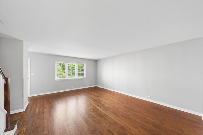 Foto del edificio - 1332 Greenwillow Ln
