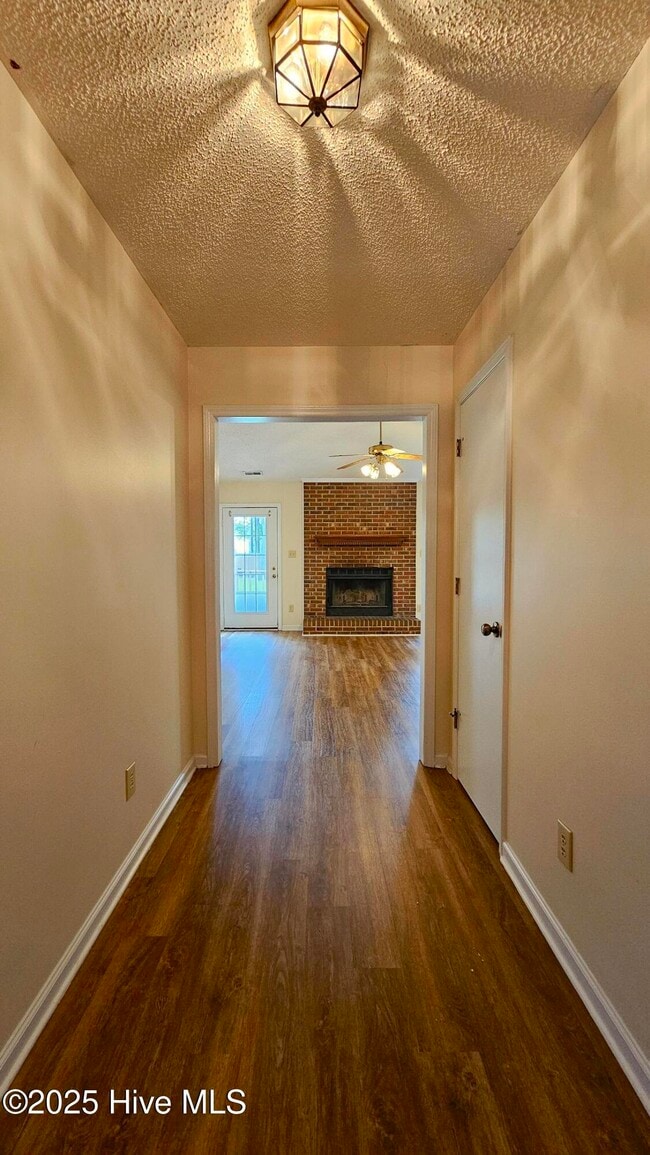 Building Photo - 1306 Willow Springs Dr E