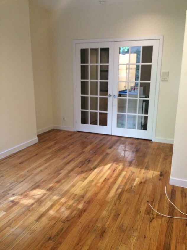 Foto principal - 337 E 77th St