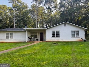 Building Photo - 2600 Park Ridge Dr