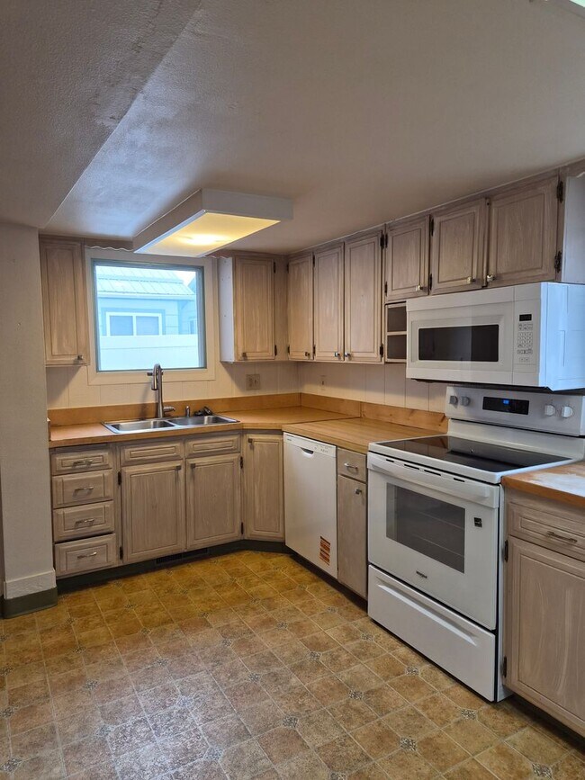 Foto del edificio - Bright & Charming 3-Bedroom Home in a Great Neighborhood