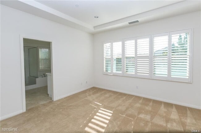 Building Photo - 3 br, 2.5 bath Condo - 21 Oakfield