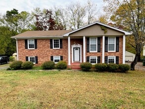 Building Photo - 2804 Broadview Dr NW