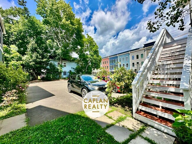 Foto del edificio - 324 Ashmun St