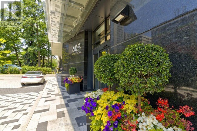 Photo du bâtiment - 609-1609 Avenue Rd