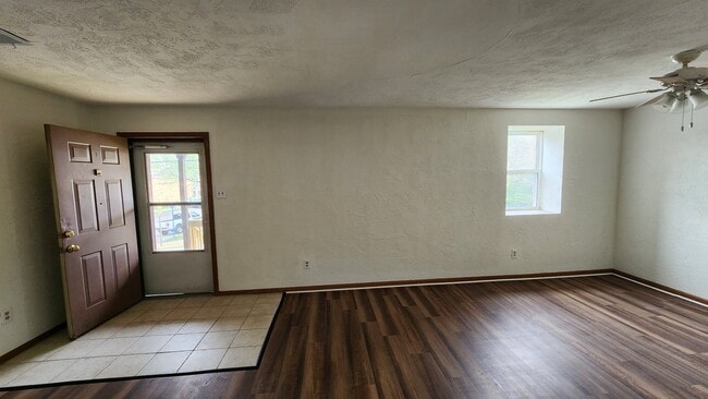 Photo - 118 Whitaker St Apartment