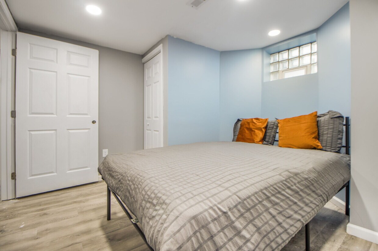 Foto principal - 6106 Maylane Dr