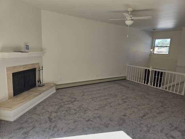 Building Photo - 708 S 16th Ave