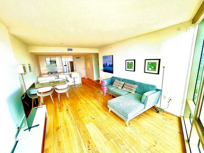 Unidad Aeo n.° 3308 (1be/1ba) - 1001 Queen St
