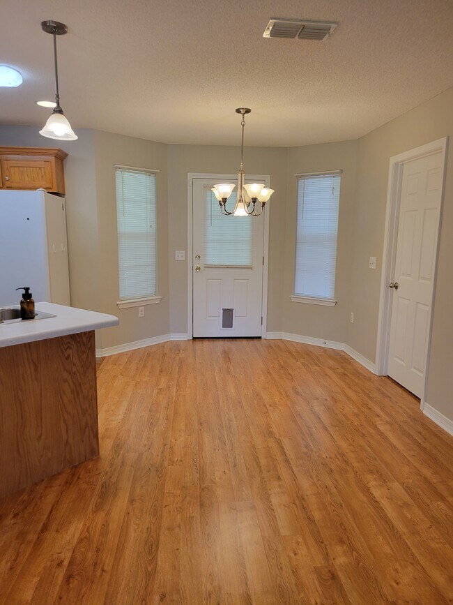 Foto del edificio - 6408 Imperial Dr